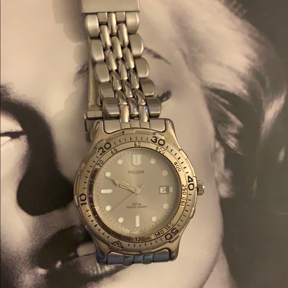 Pulsar men watch